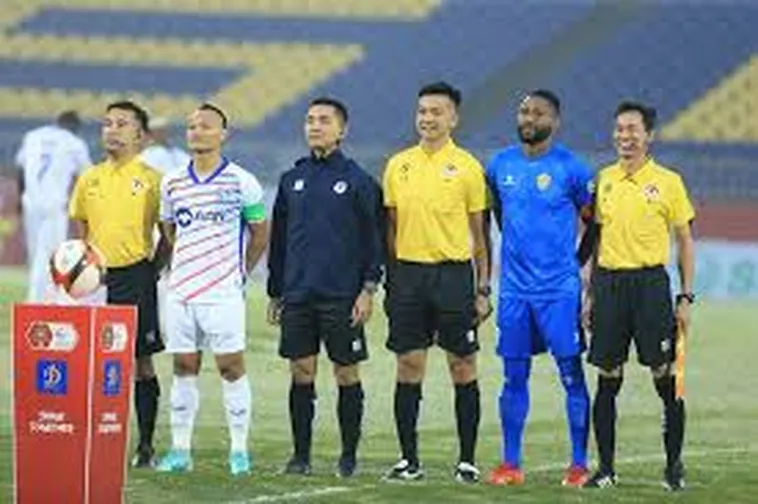 Khám Phá Vai Trò Trợ Lý Trọng Tài Bóng Đá Và Tầm Ảnh Hưởng Trong Các Trận Đấu Chuyên Nghiệp